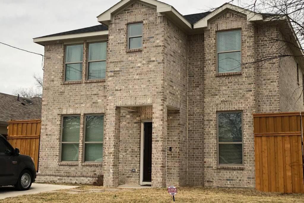 Dallas 4Br Large Yard W Hot Tub , Fire Pit And Basketball Hoop Exterior photo
